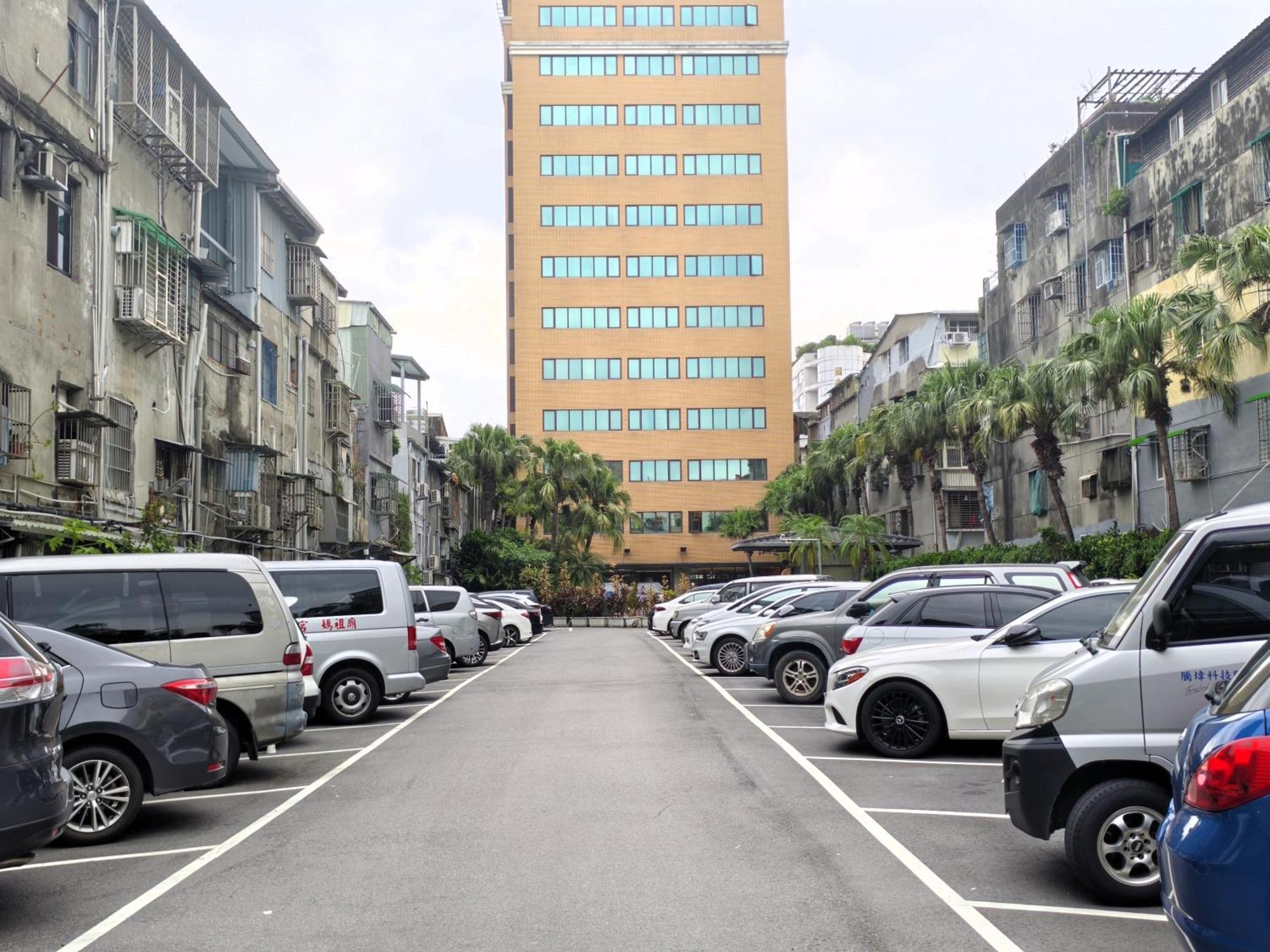 Via Hotel Breeze Taipei Exterior foto
