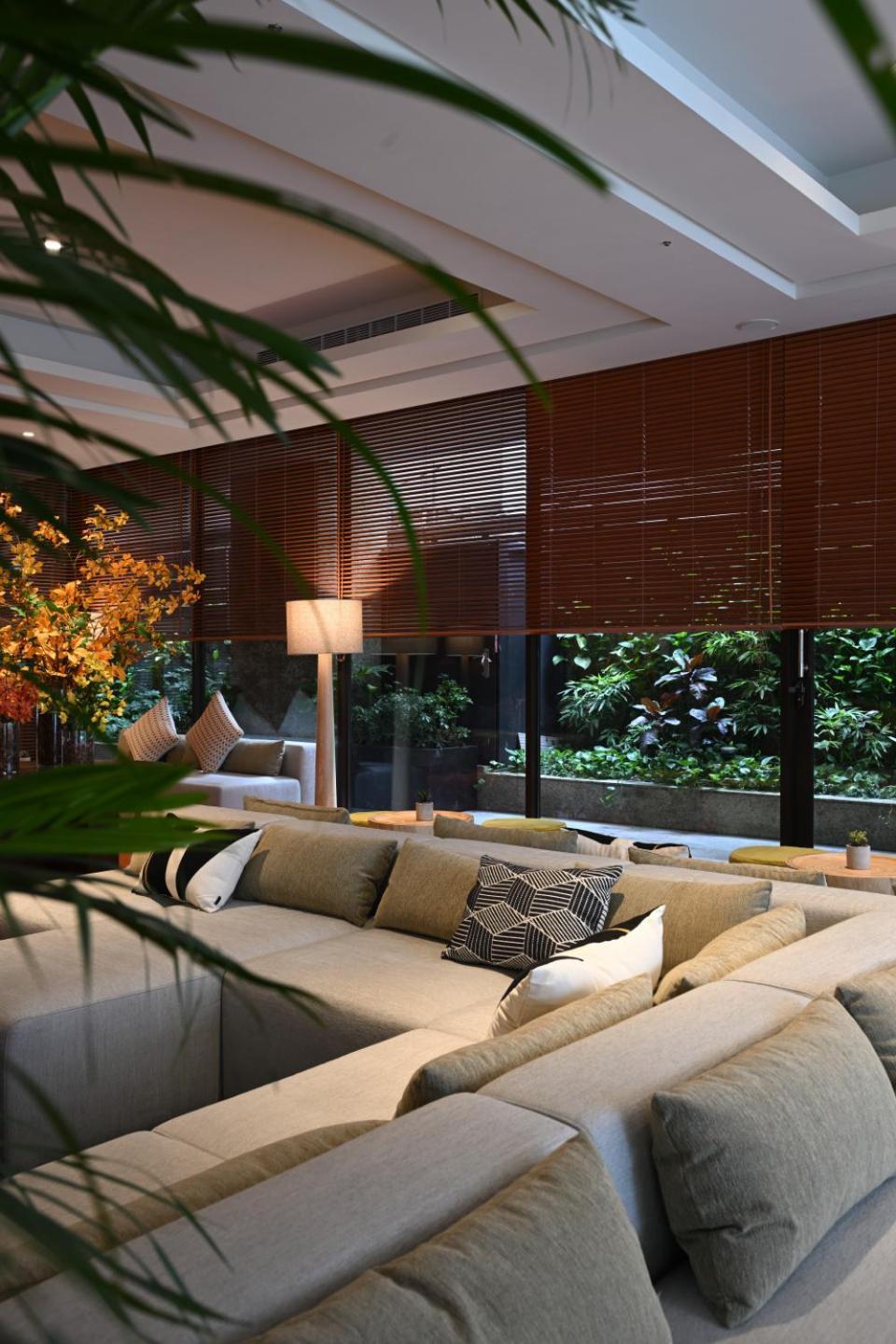 Via Hotel Breeze Taipei Exterior foto